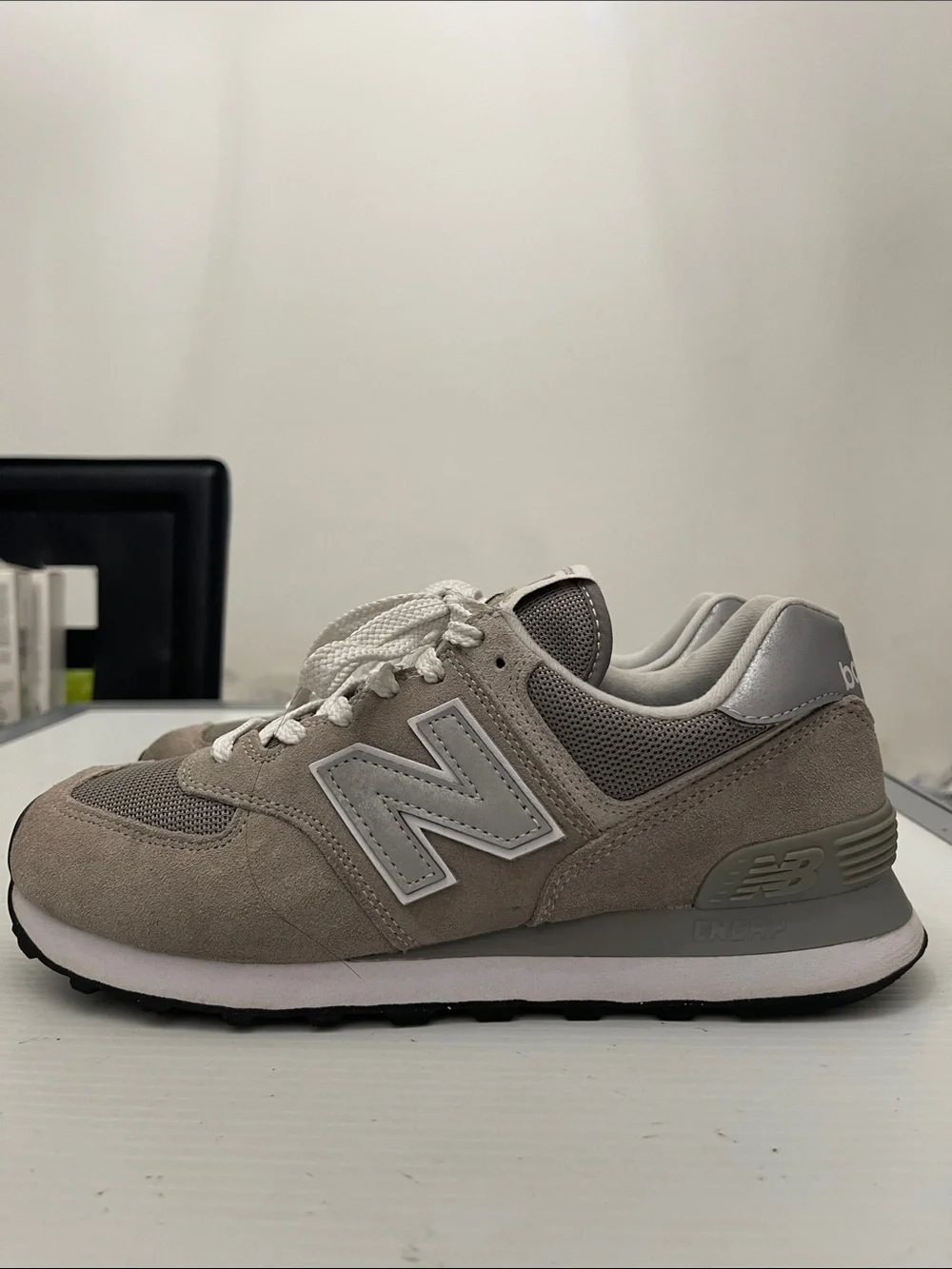 NEW BALANCE 574 SNEAKERS WOMENS SIZE 8.5